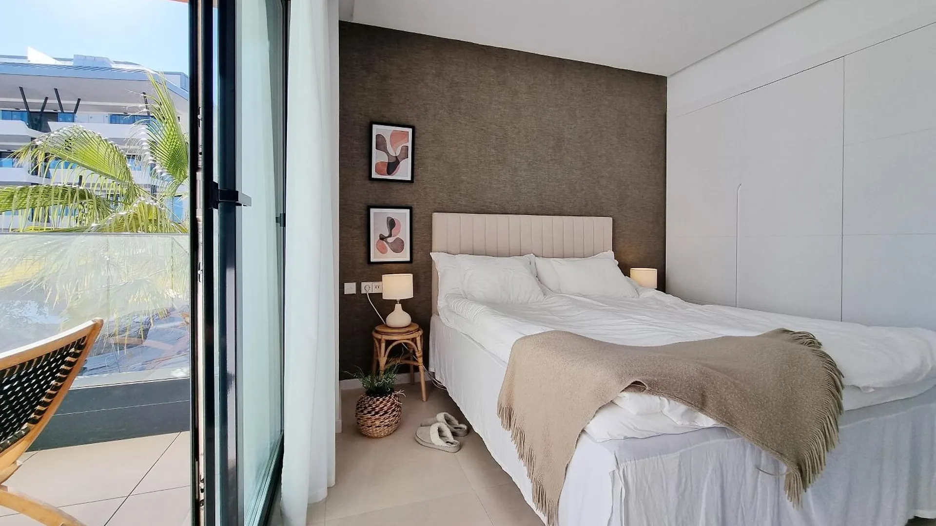 Beautiful Middel Views Apartment With Pool And Gym مالقة