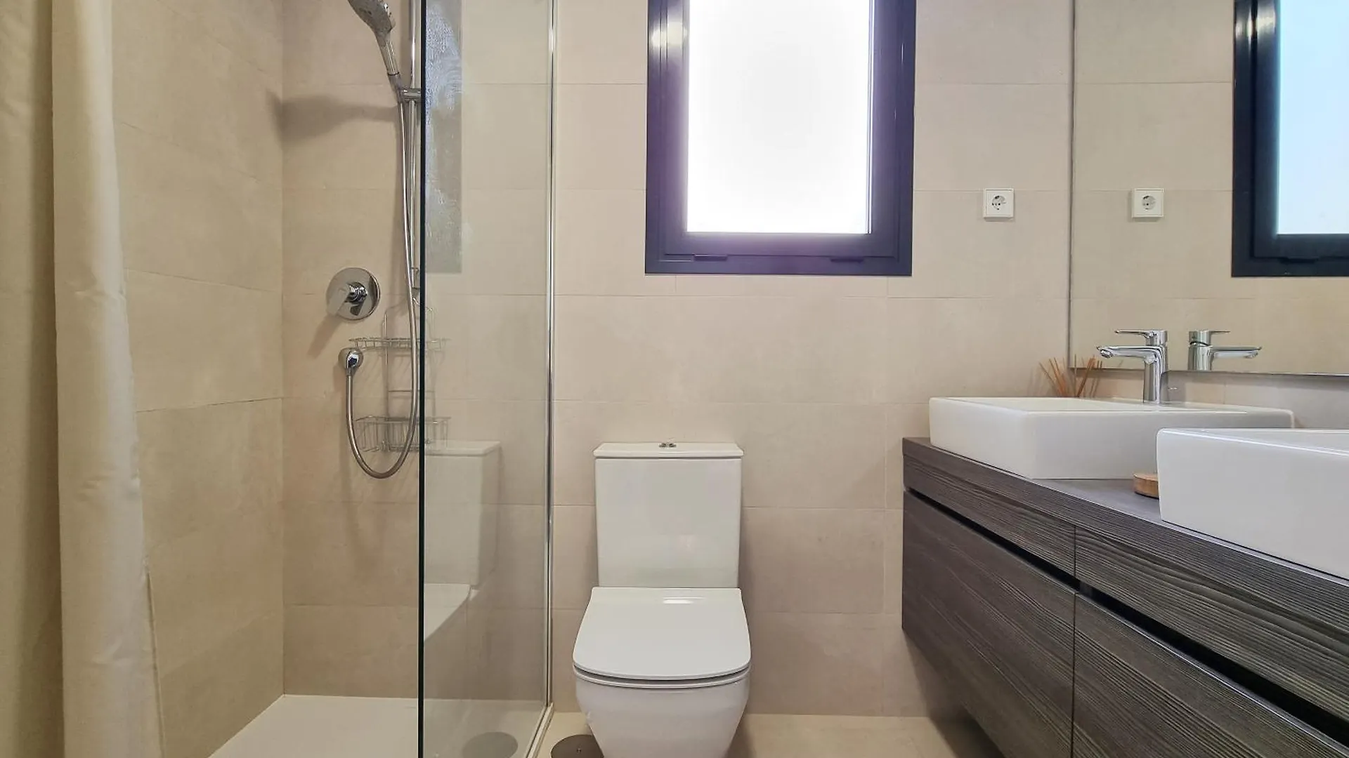 Beautiful Middel Views Apartment With Pool And Gym Málaga